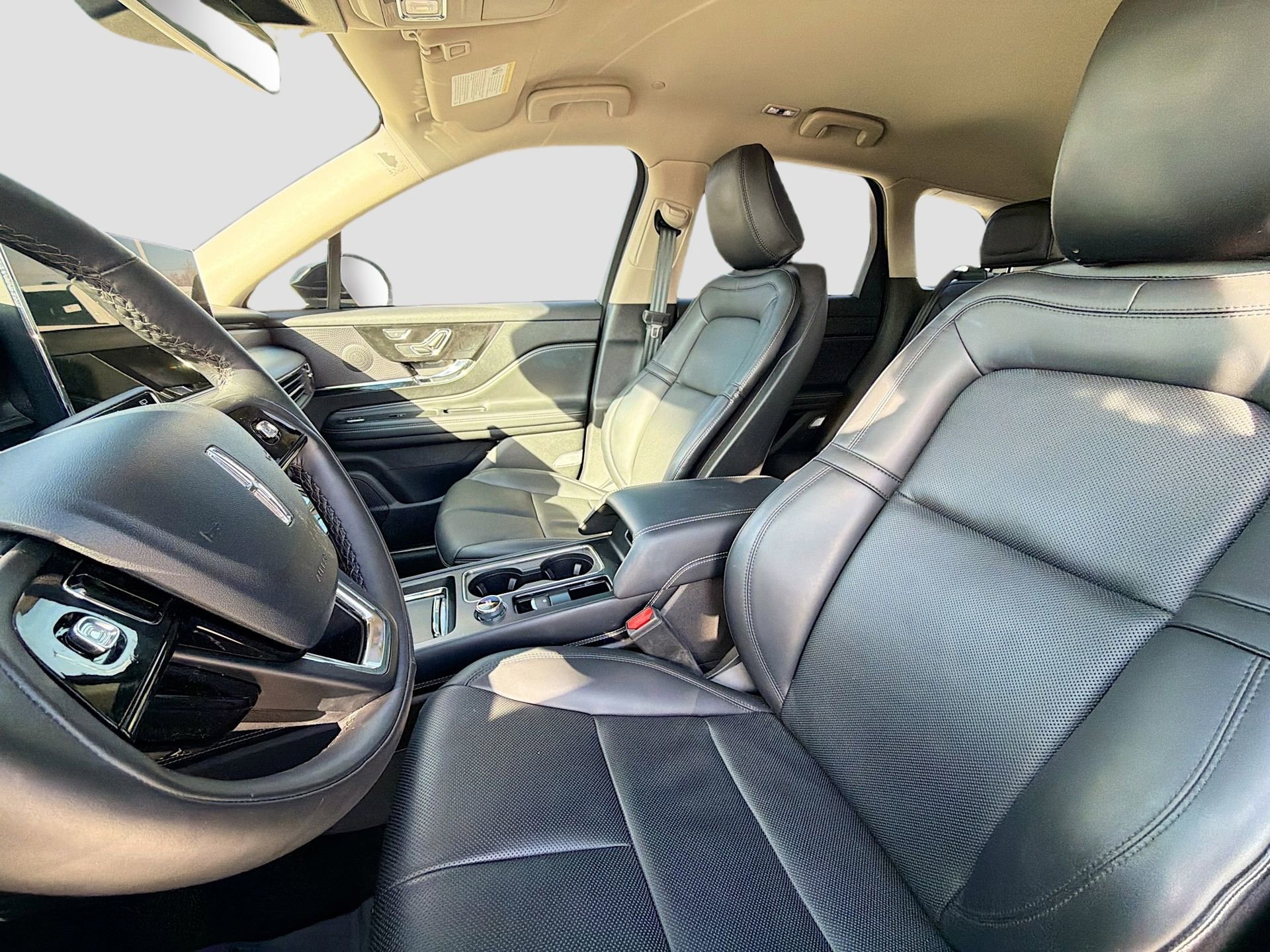 Used 2025 Lincoln Corsair Reserve image 26