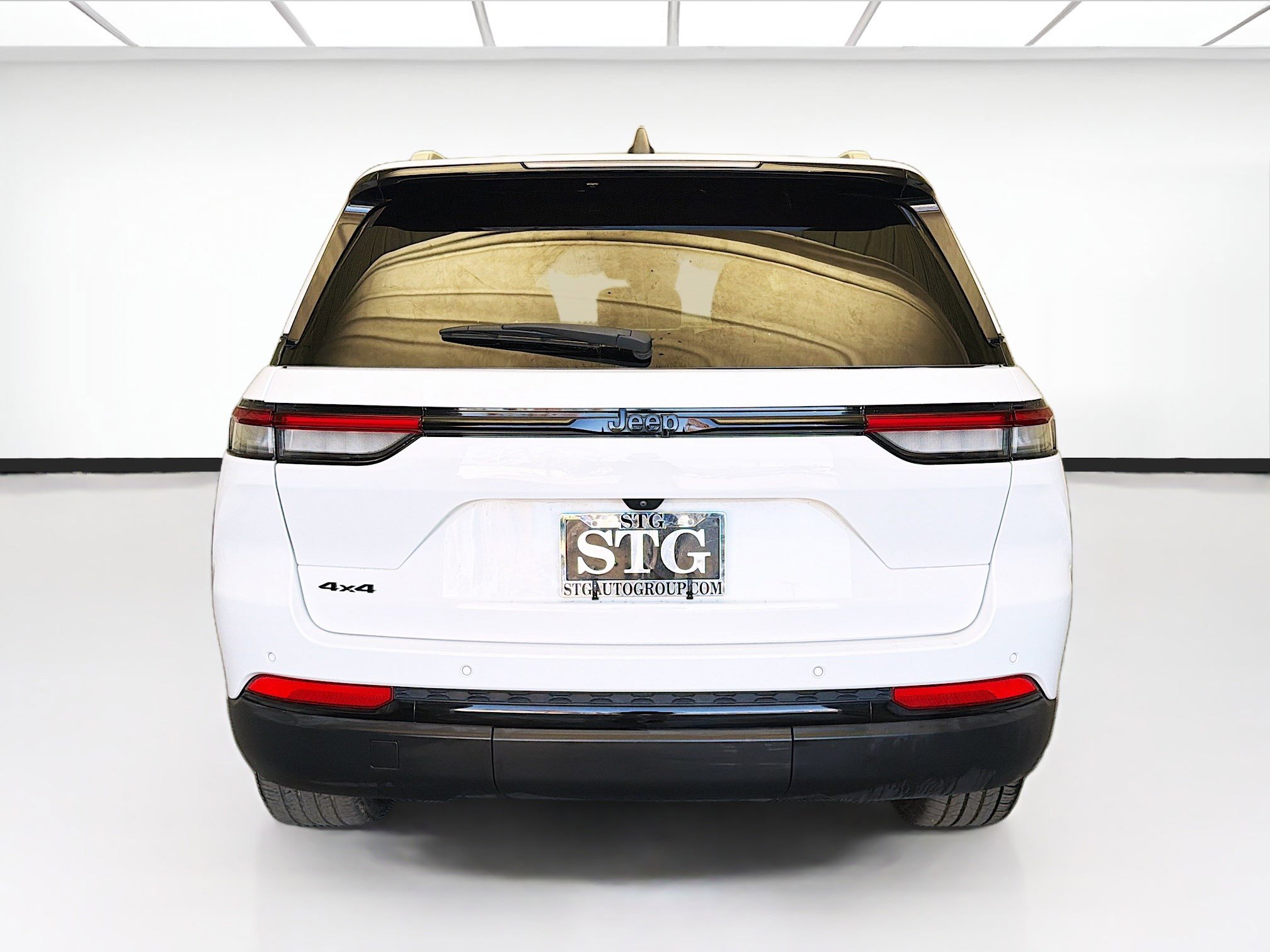 Used 2023 Jeep Grand Cherokee Altitude image 5