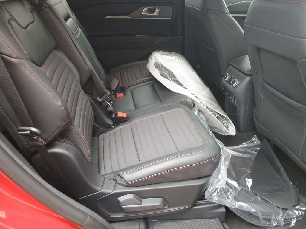 New 2026 Ford Explorer ST-Line w/ ST-Line Street Pack AWD/4WD image 15