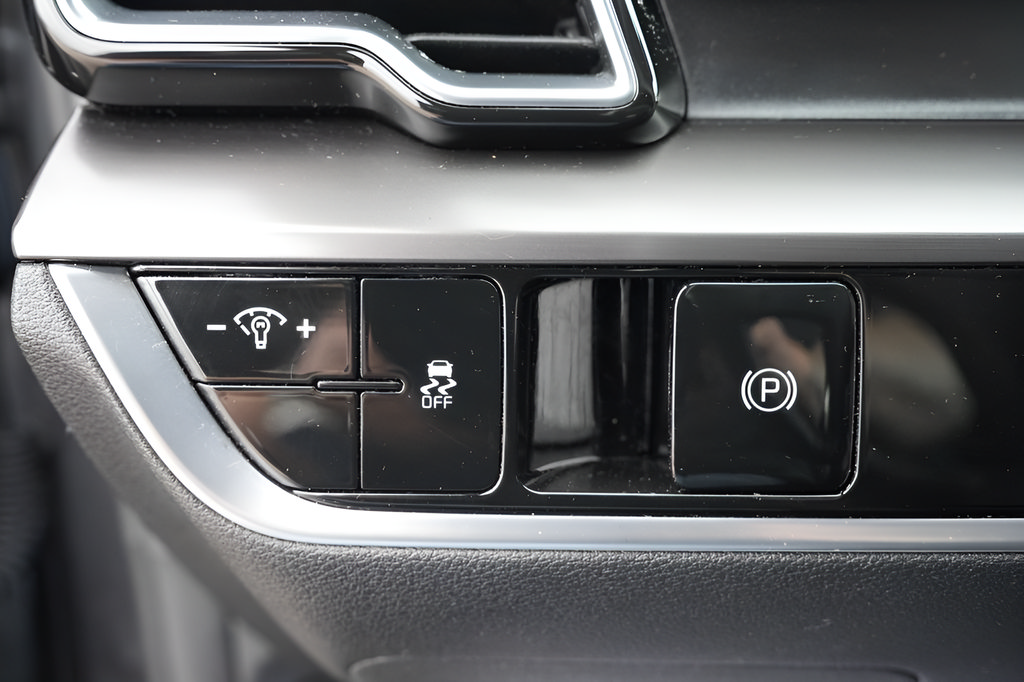 Used 2024 Kia Sportage EX AWD/4WD image 24