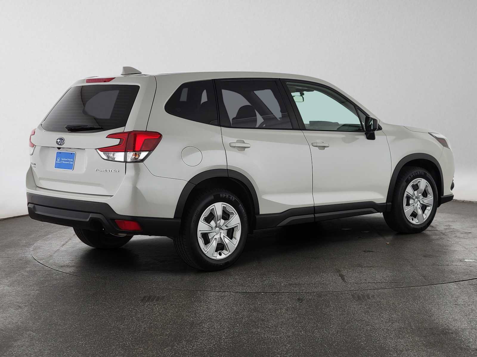 Used 2022 Subaru Forester AWD/4WD image 3