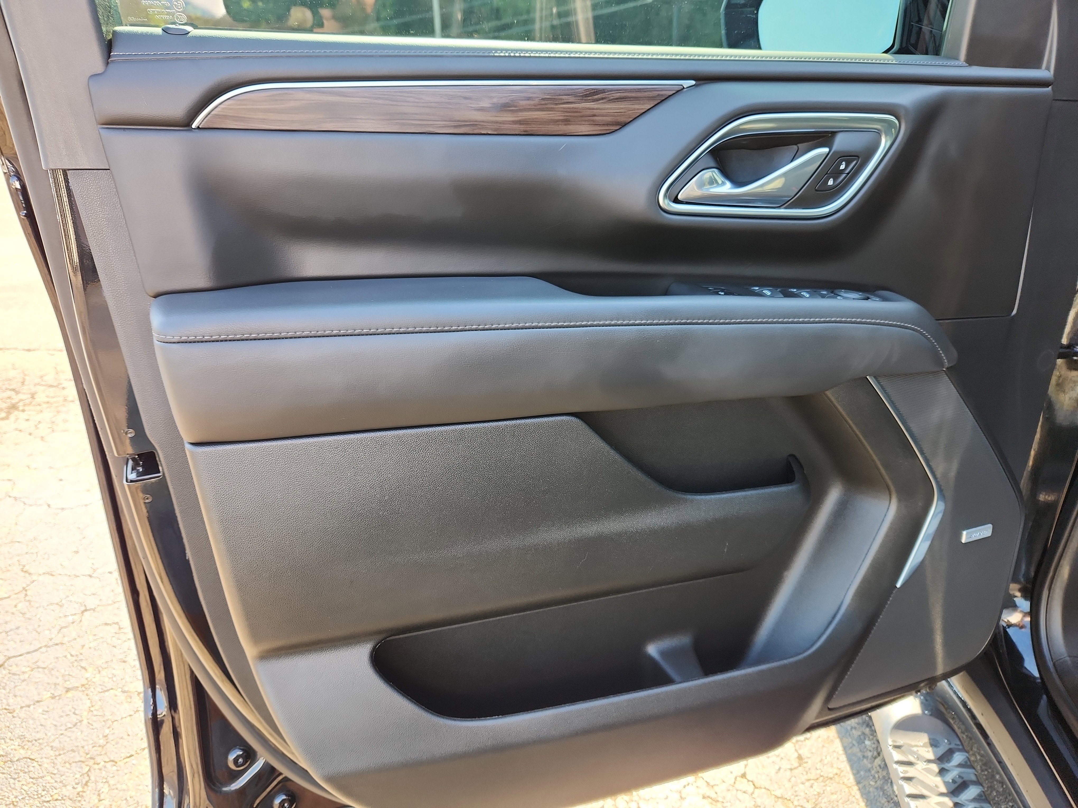 Used 2023 Chevrolet Suburban Z71 w/ Z71 Off-Road Package image 21