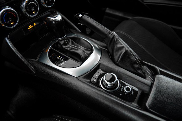Used 2017 FIAT 124 Spider Classica RWD image 22