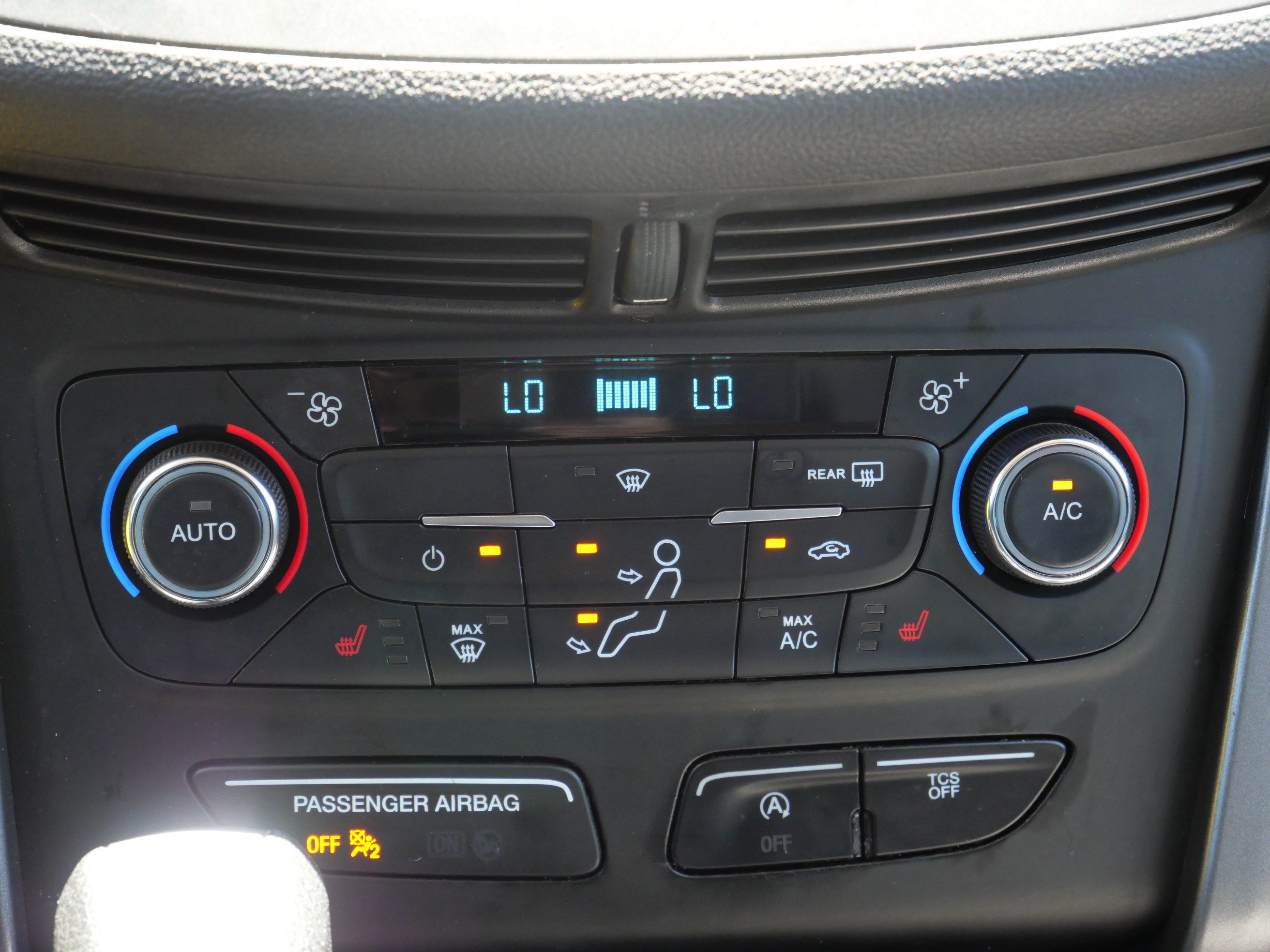 Used 2017 Ford Escape SE AWD/4WD image 23