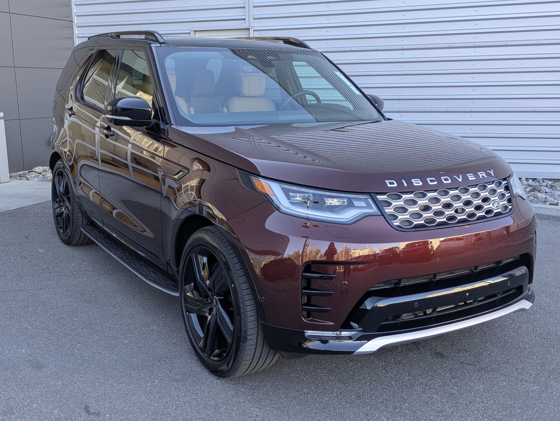 New 2026 Land Rover Discovery Limited Edition image 3