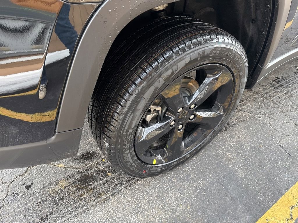 New 2025 Jeep Grand Cherokee Limited image 13