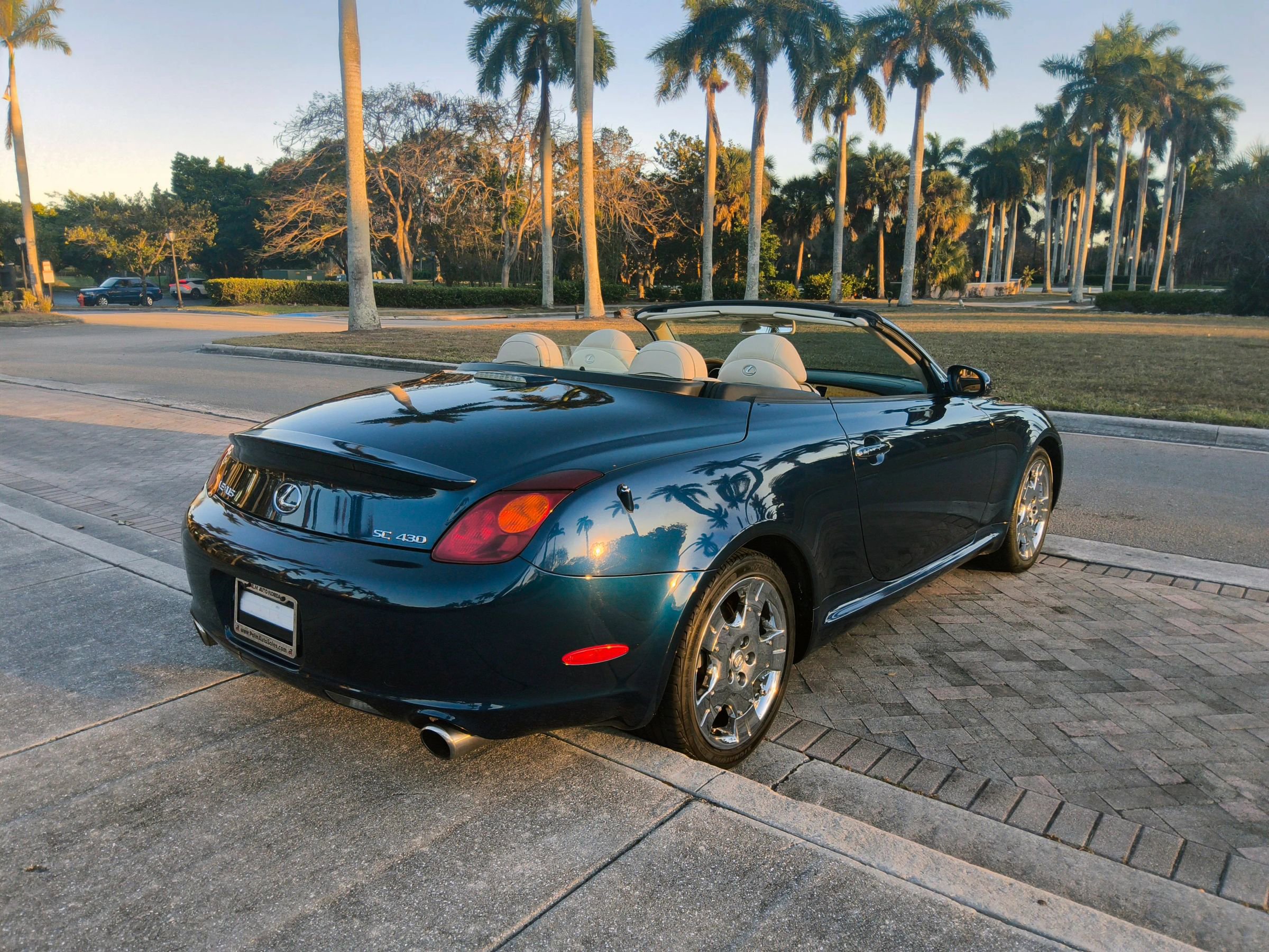 Used 2004 Lexus SC 430 Convertible image 16
