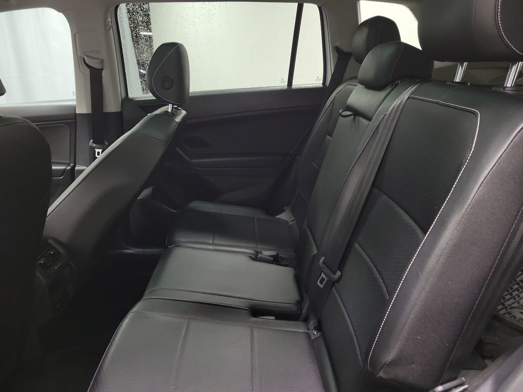Used 2021 Volkswagen Tiguan SE w/ Panoramic Sunroof Package image 20