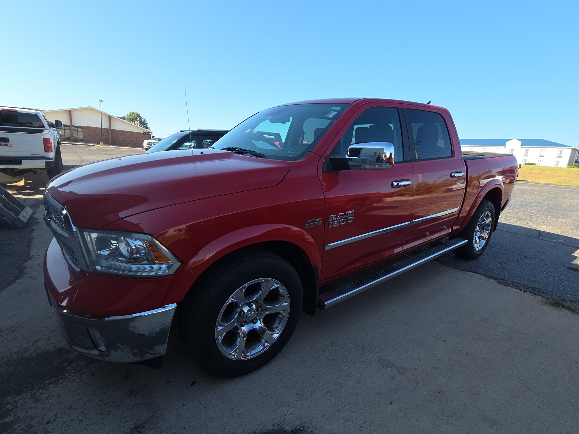 Used 2017 RAM 1500 Laramie w/ Convenience Group AWD/4WD image 3