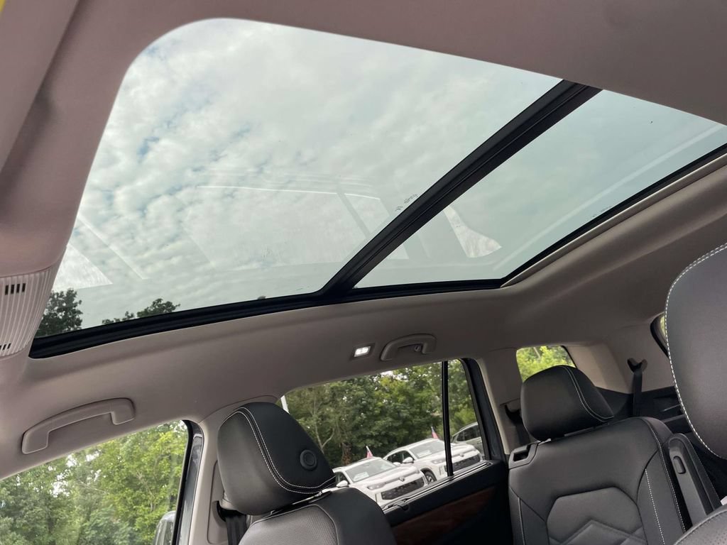 New 2026 Volkswagen Atlas SE FWD image 16