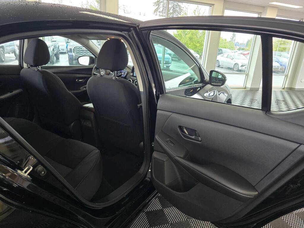 Used 2024 Nissan Sentra SV FWD image 38