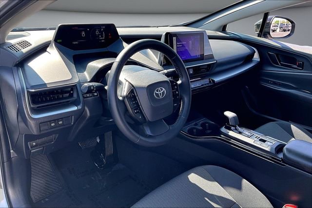 Used 2025 Toyota Prius LE image 16