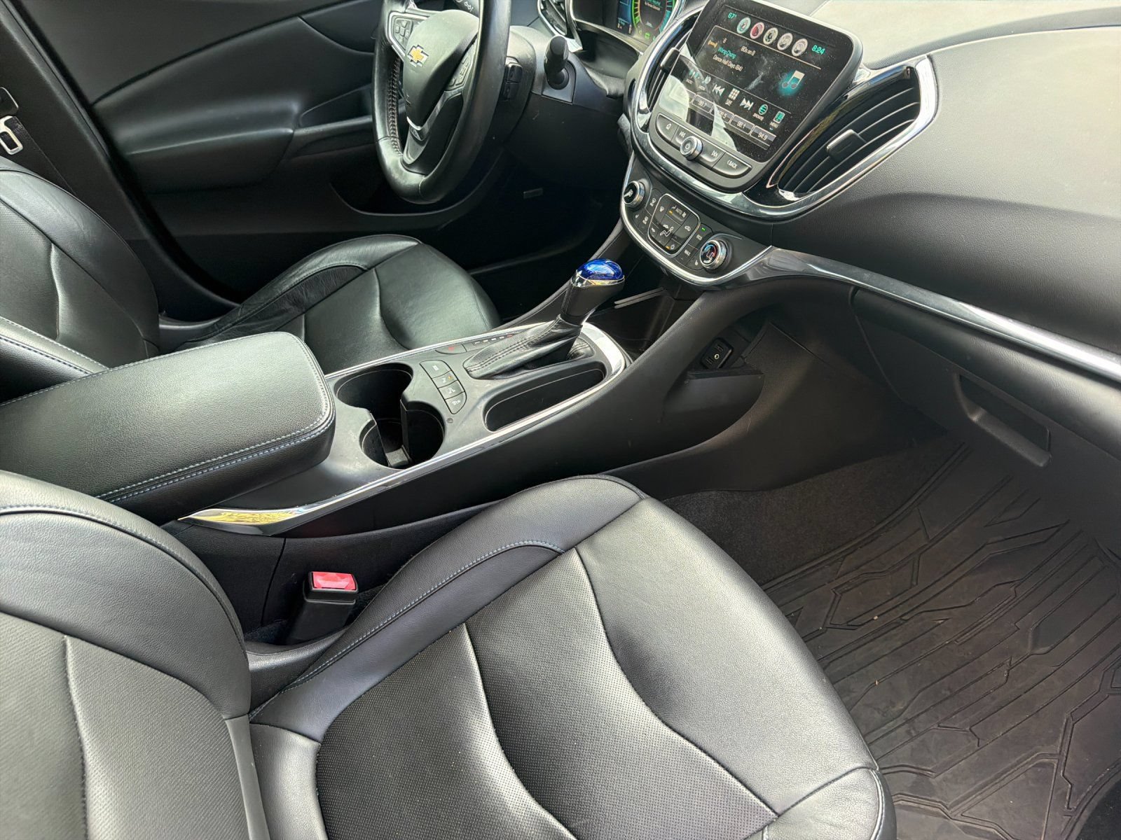 Used 2016 Chevrolet Volt Premier w/ Driver Confidence Package FWD image 15