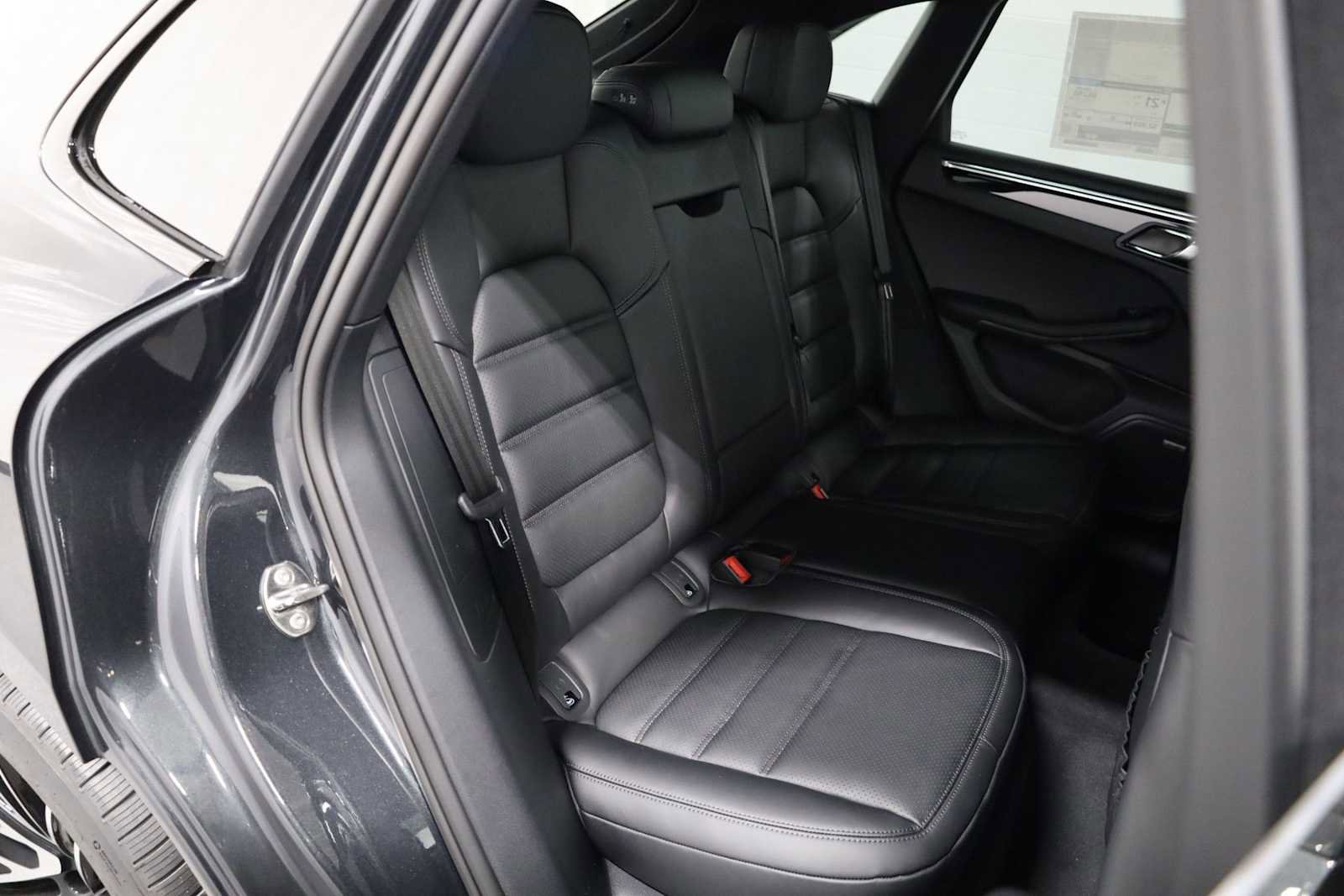 New 2026 Porsche Macan image 37