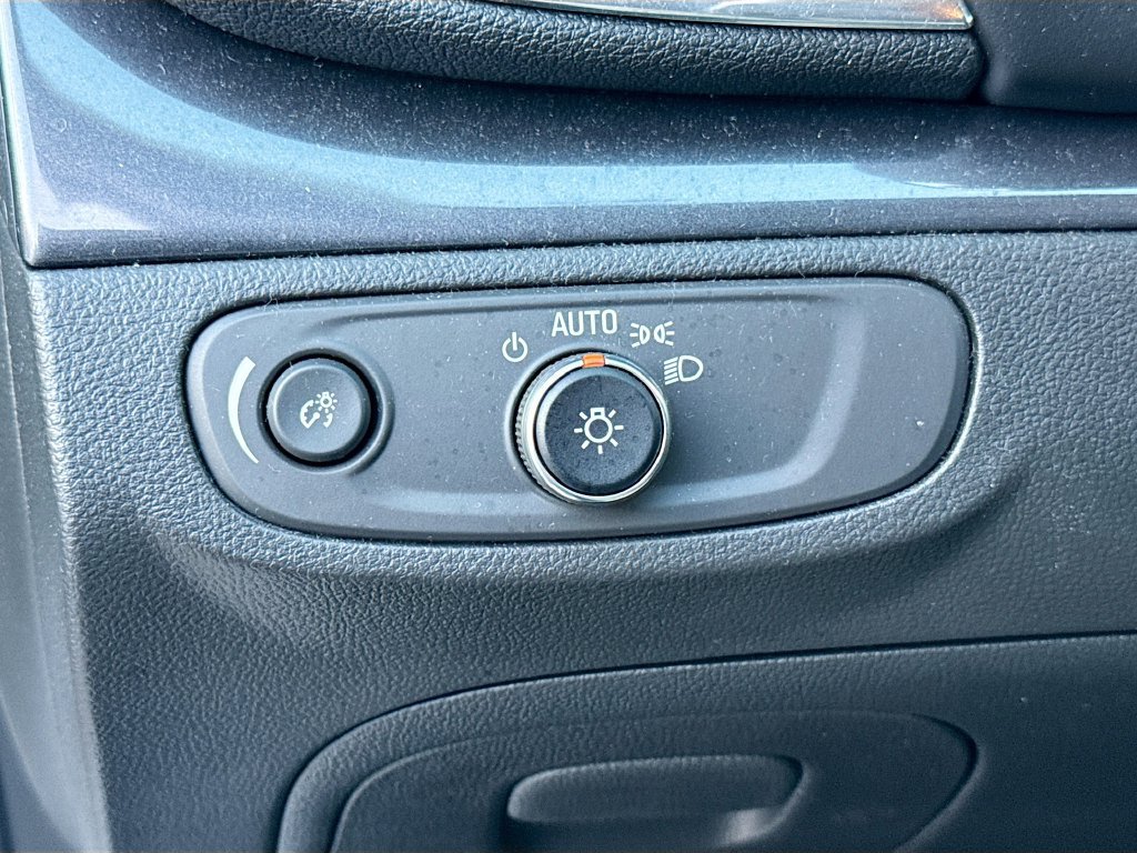 Used 2022 Buick Encore Preferred w/ Safety Package AWD/4WD image 11