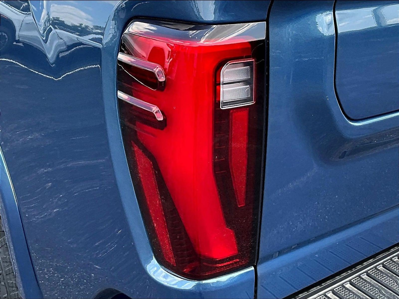 New 2026 GMC Sierra 2500 Denali w/ Denali Reserve Package AWD/4WD image 15