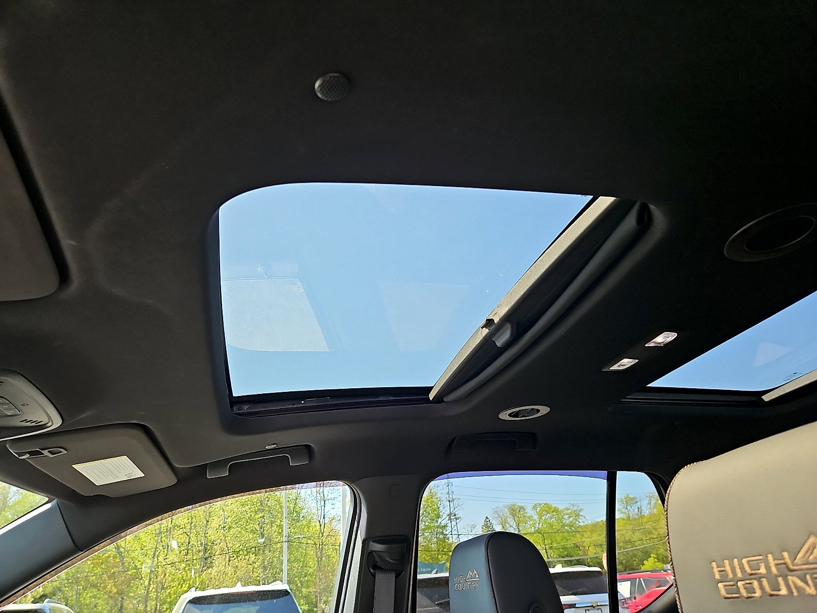 Used 2023 Chevrolet Traverse High Country AWD/4WD image 14