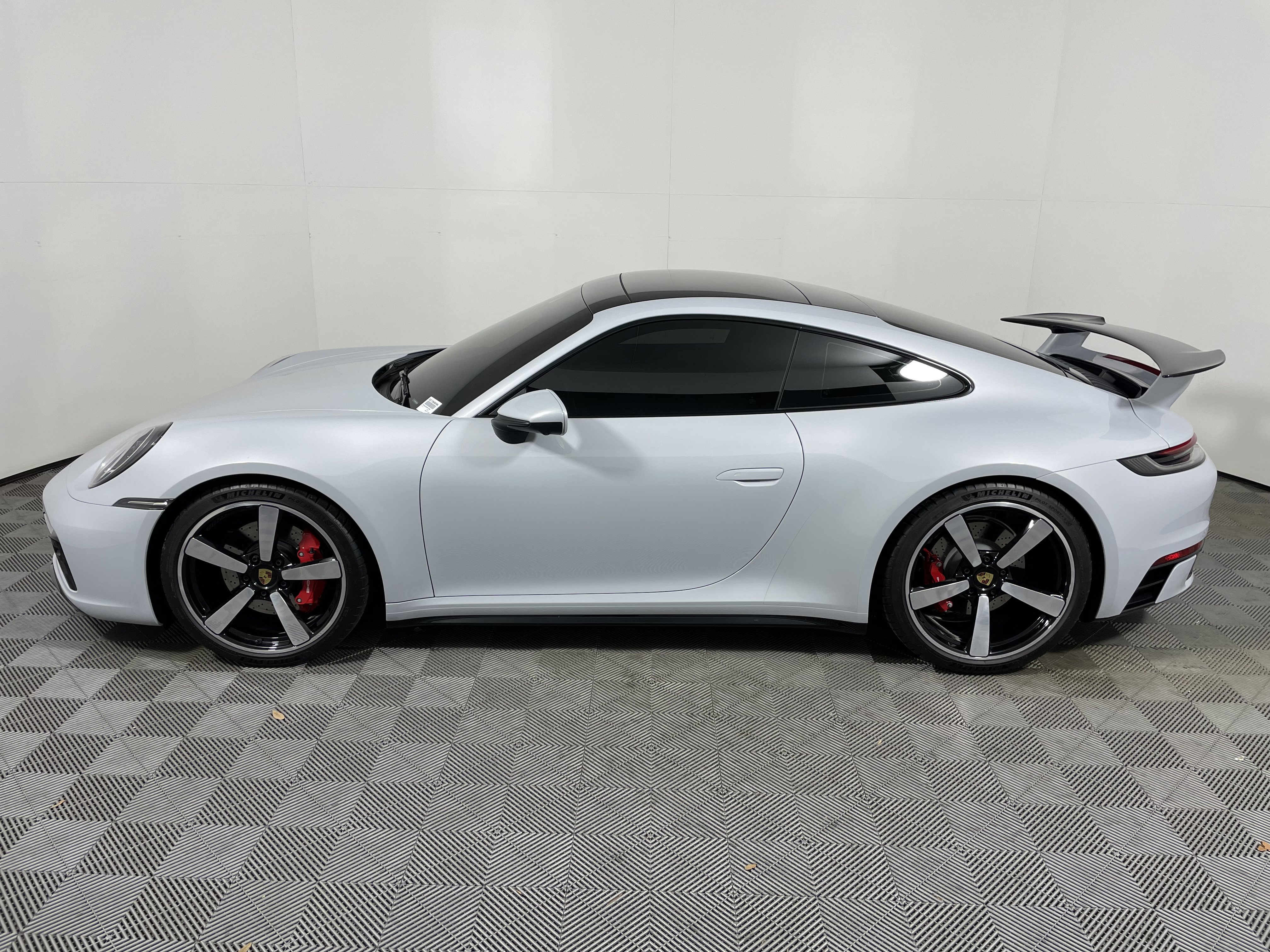 Used 2024 Porsche 911 Carrera 4S image 2