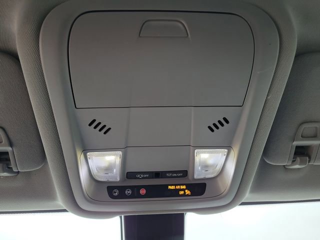 Used 2020 GMC Terrain SLT image 32