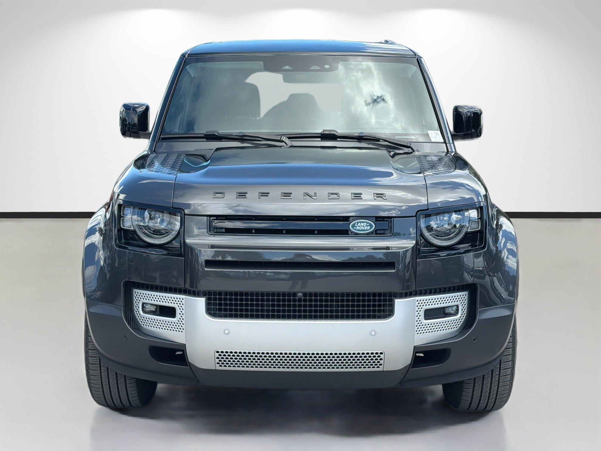 Used 2025 Land Rover Defender 110 S AWD/4WD image 8