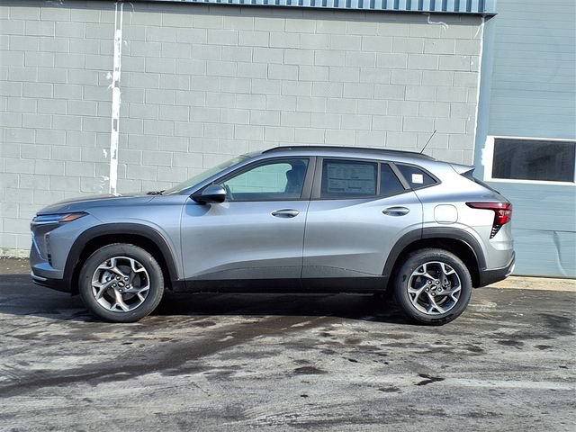 New 2026 Chevrolet Trax LT FWD image 2