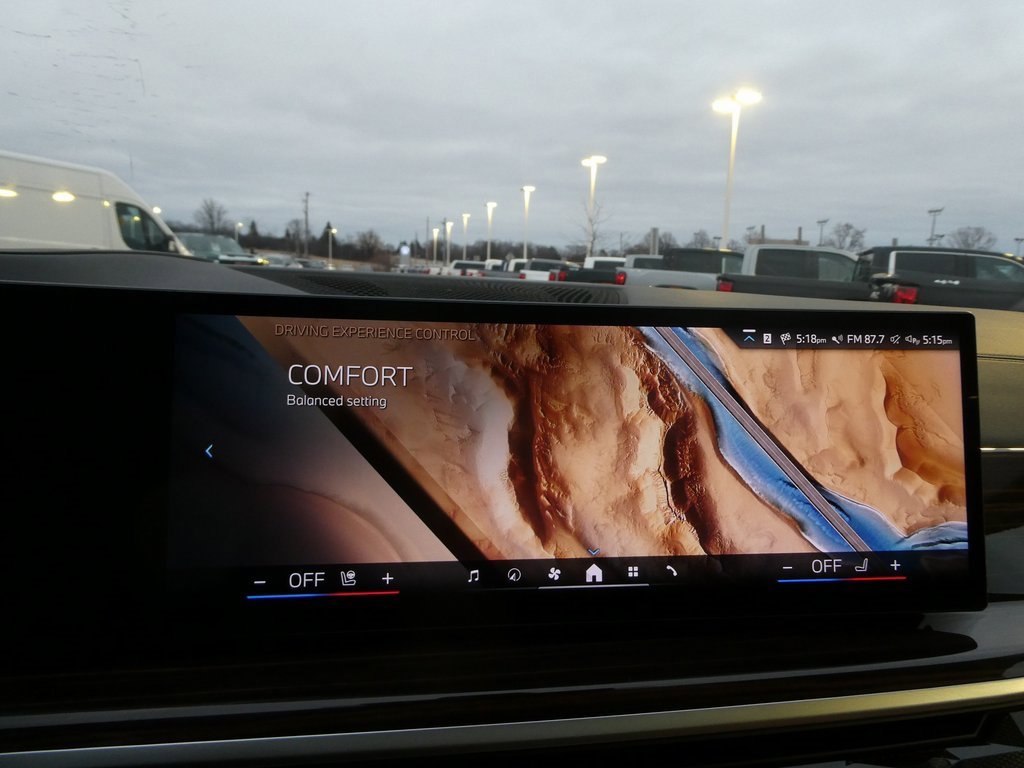 Used 2026 BMW X7 xDrive40i image 16