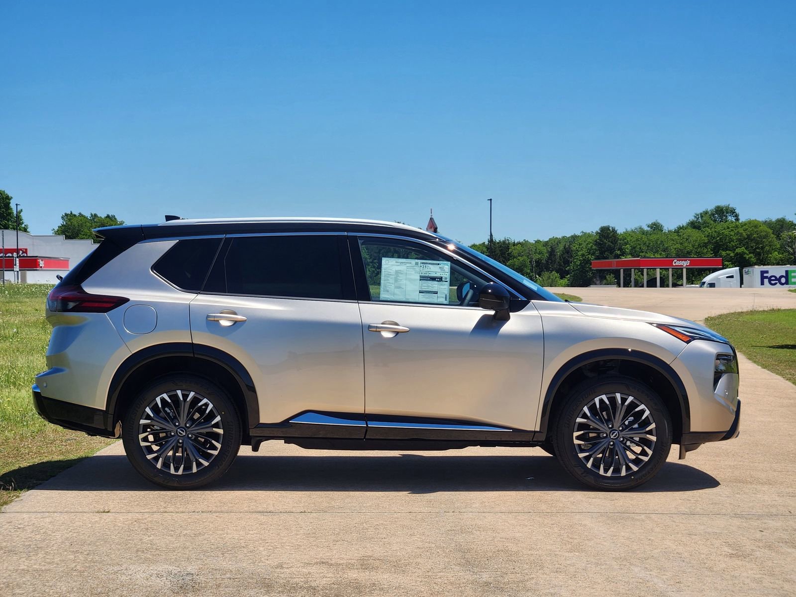 New 2026 Nissan Rogue Platinum AWD/4WD image 7