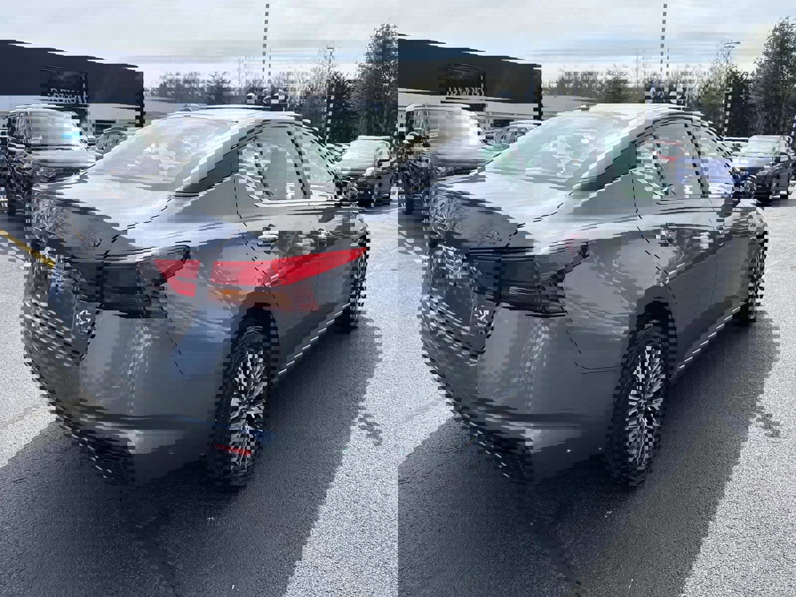 Used 2024 Nissan Altima 2.5 SV image 8