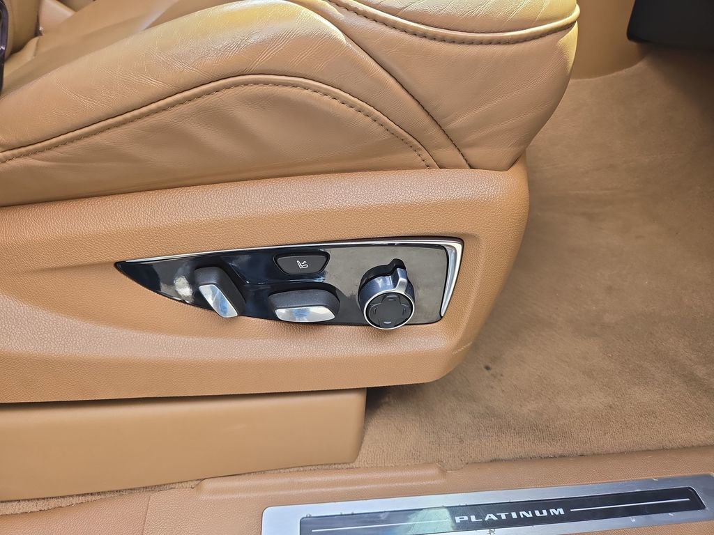 Used 2015 Cadillac Escalade Platinum AWD/4WD image 28