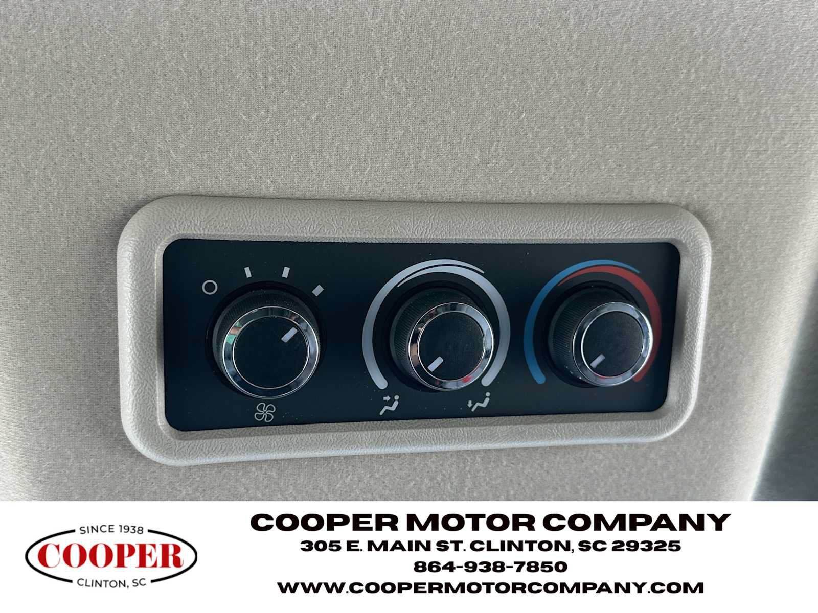 Used 2025 Chevrolet Express 3500 LS RWD image 22