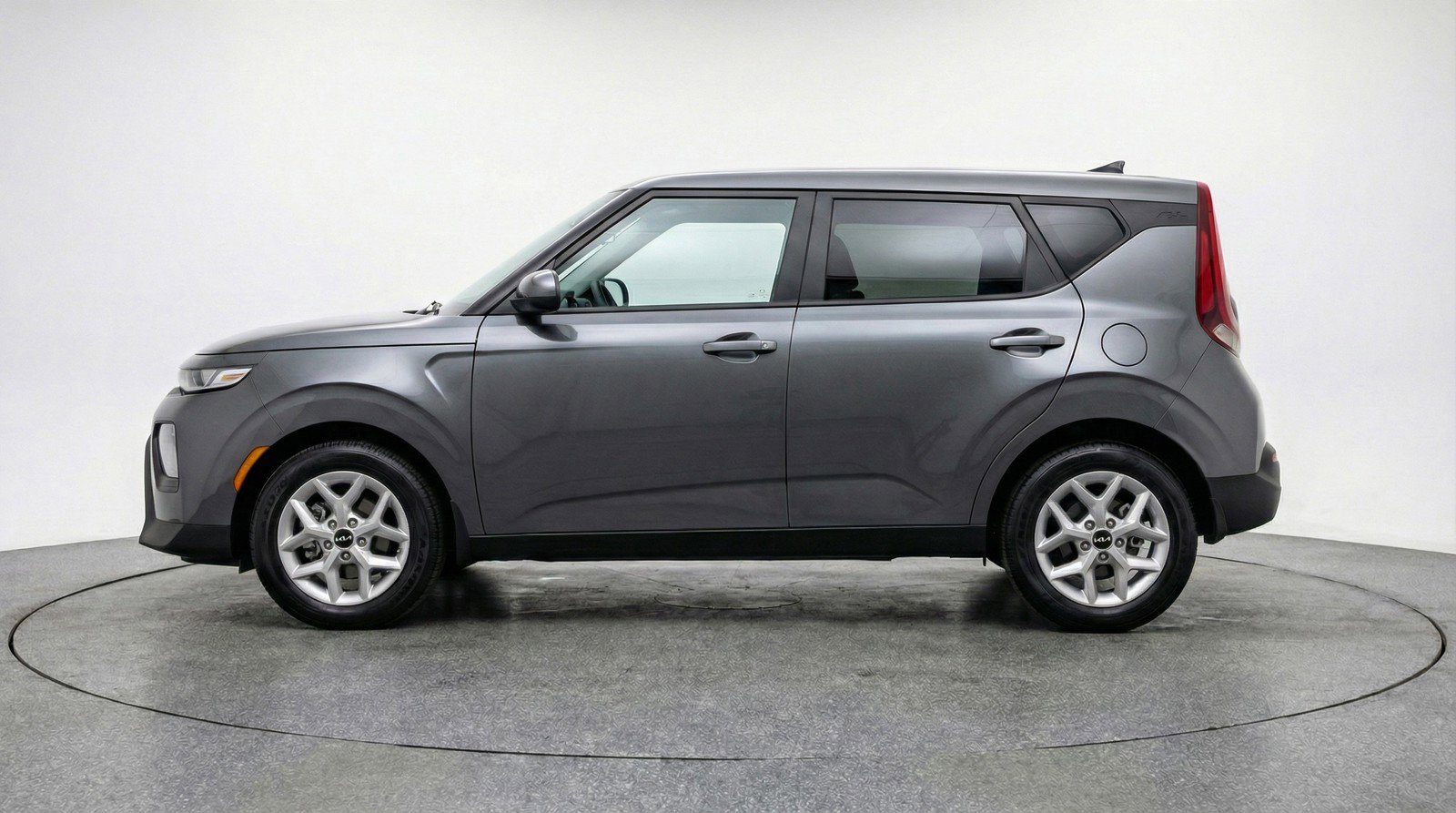Used 2025 Kia Soul LX w/ LX Technology Package FWD image 5