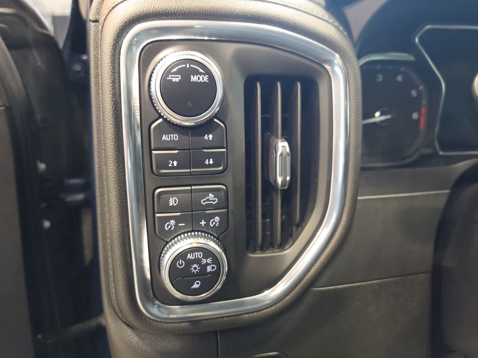 Used 2021 GMC Sierra 1500 Denali w/ Denali Premium Package AWD/4WD image 21