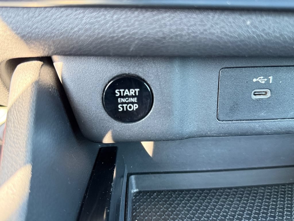 Used 2024 Nissan Rogue SV AWD/4WD image 28