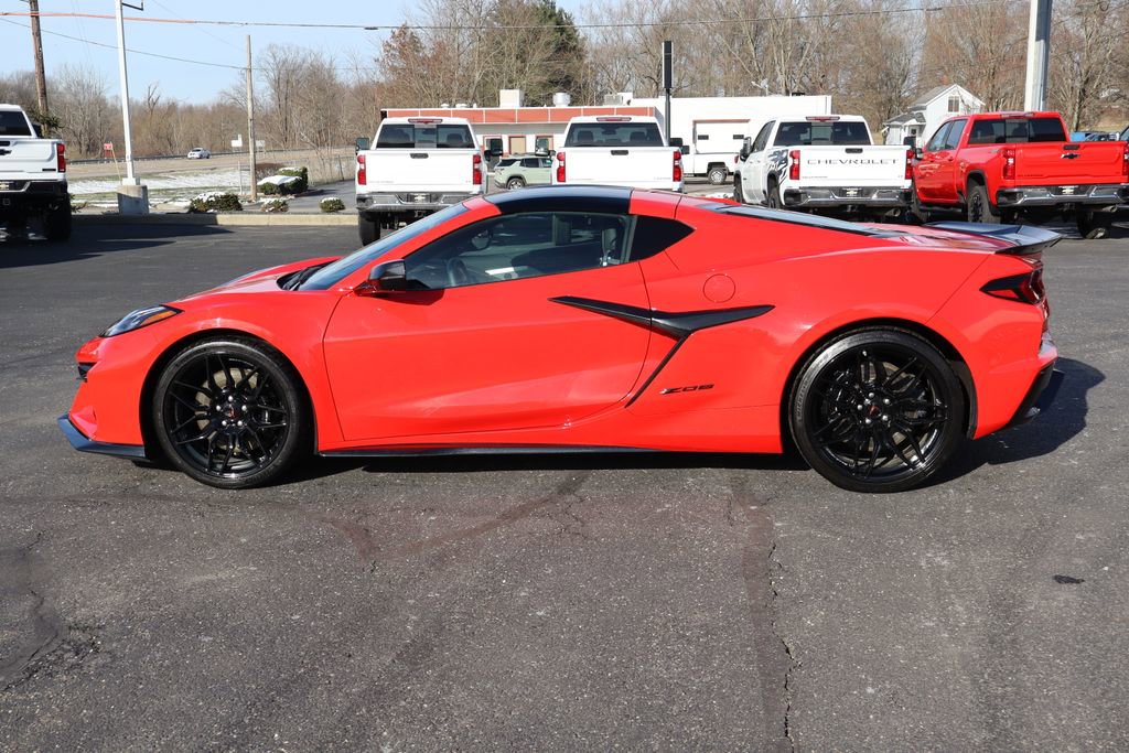 Used 2025 Chevrolet Corvette Z06 w/ Battery Protection Package image 30