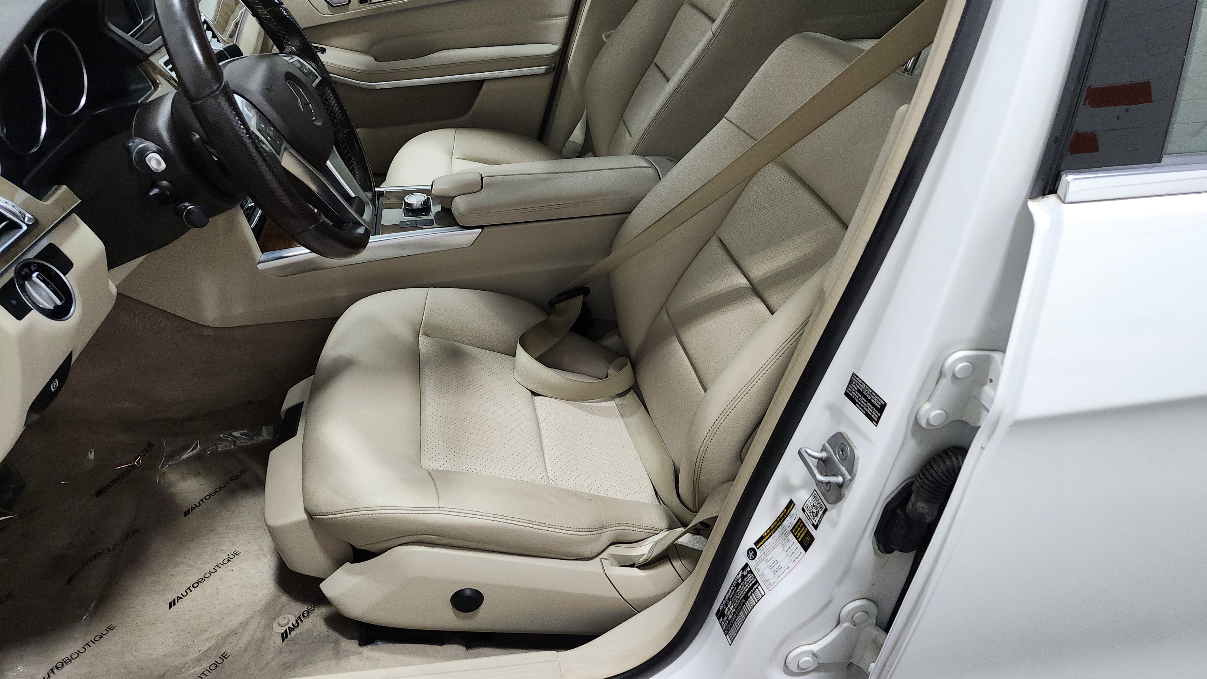 Used 2015 Mercedes-Benz E 350 4MATIC Sedan image 24