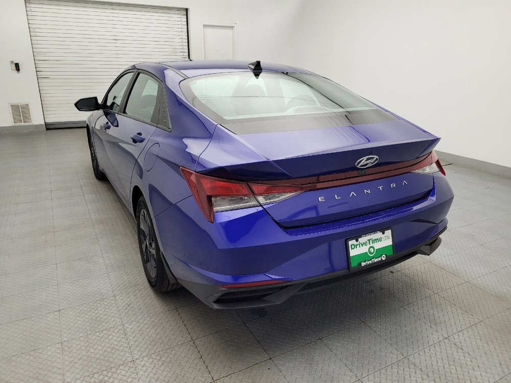 Used 2023 Hyundai Elantra SEL w/ Winter Weather Package image 5