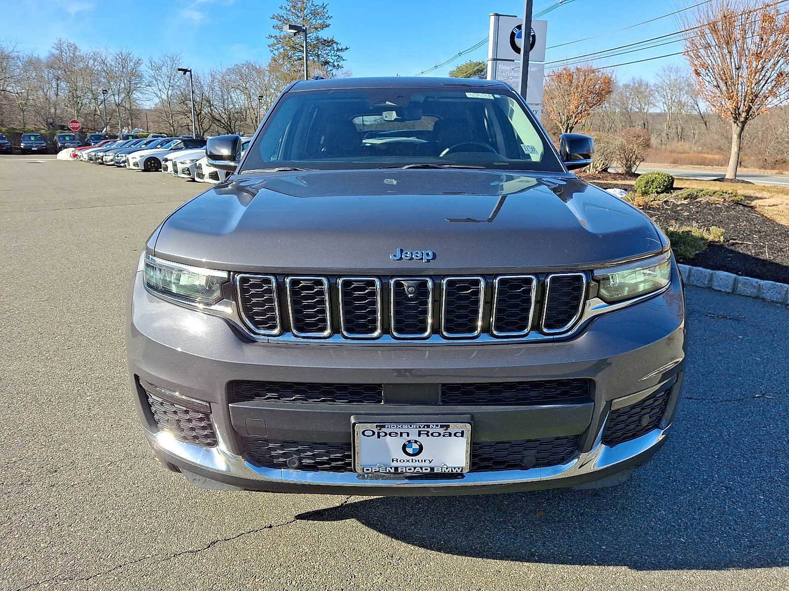 Used 2022 Jeep Grand Cherokee L Limited w/ Luxury Tech Group II AWD/4WD image 2