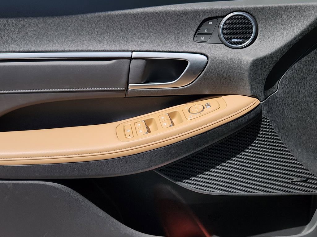 Certified 2025 Hyundai Sonata Limited FWD image 18