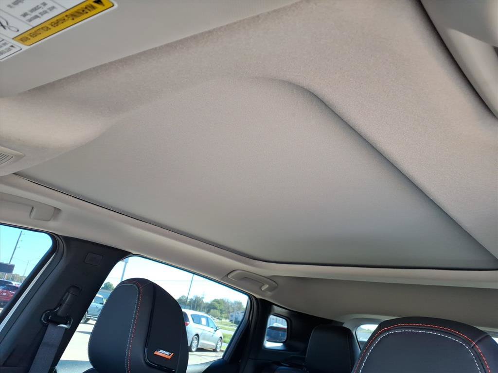 Certified 2025 Nissan Kicks SR w/ SR Premium Package AWD/4WD image 14