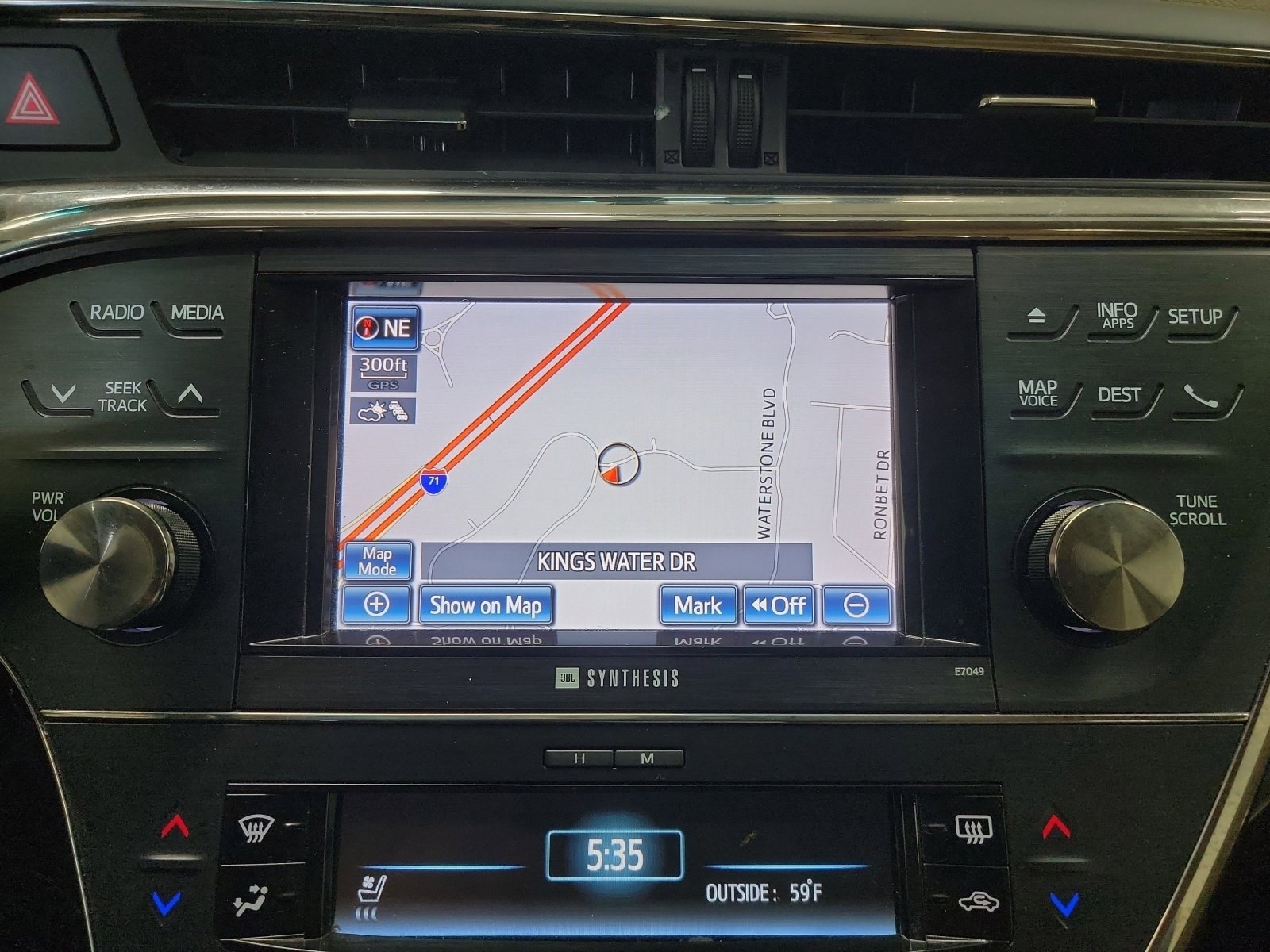 Used 2014 Toyota Avalon Limited image 22