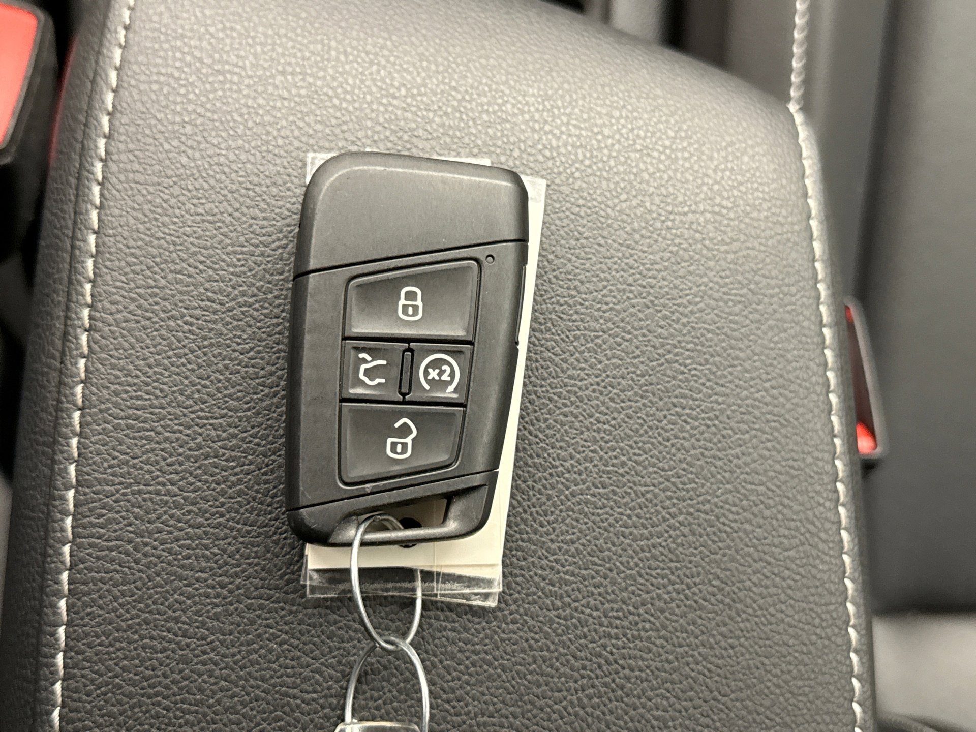 Used 2024 Volkswagen Tiguan SE R-Line image 19