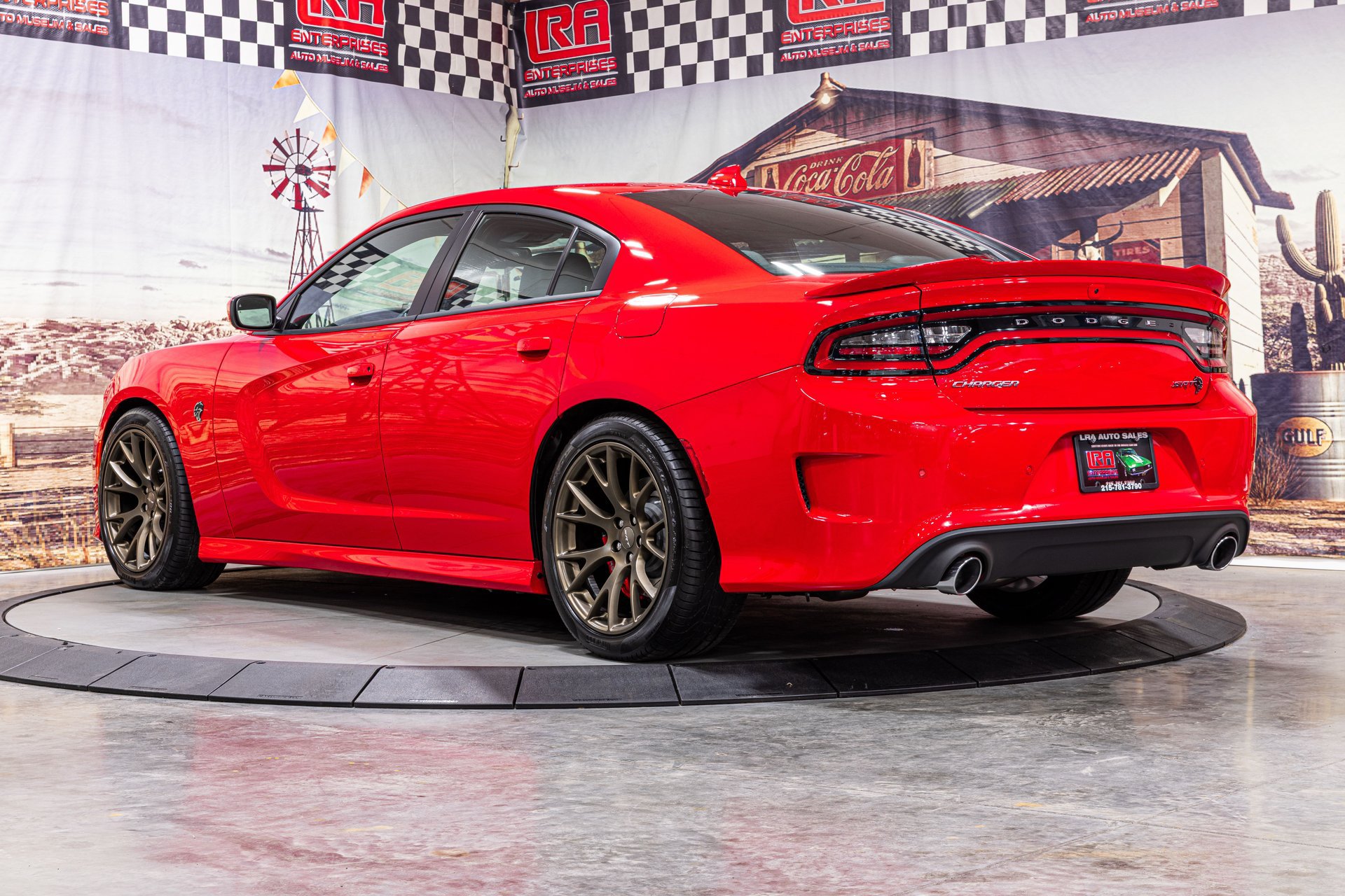 Used 2018 Dodge Charger SRT Hellcat w/ Harman/Kardon Audio Group RWD image 7