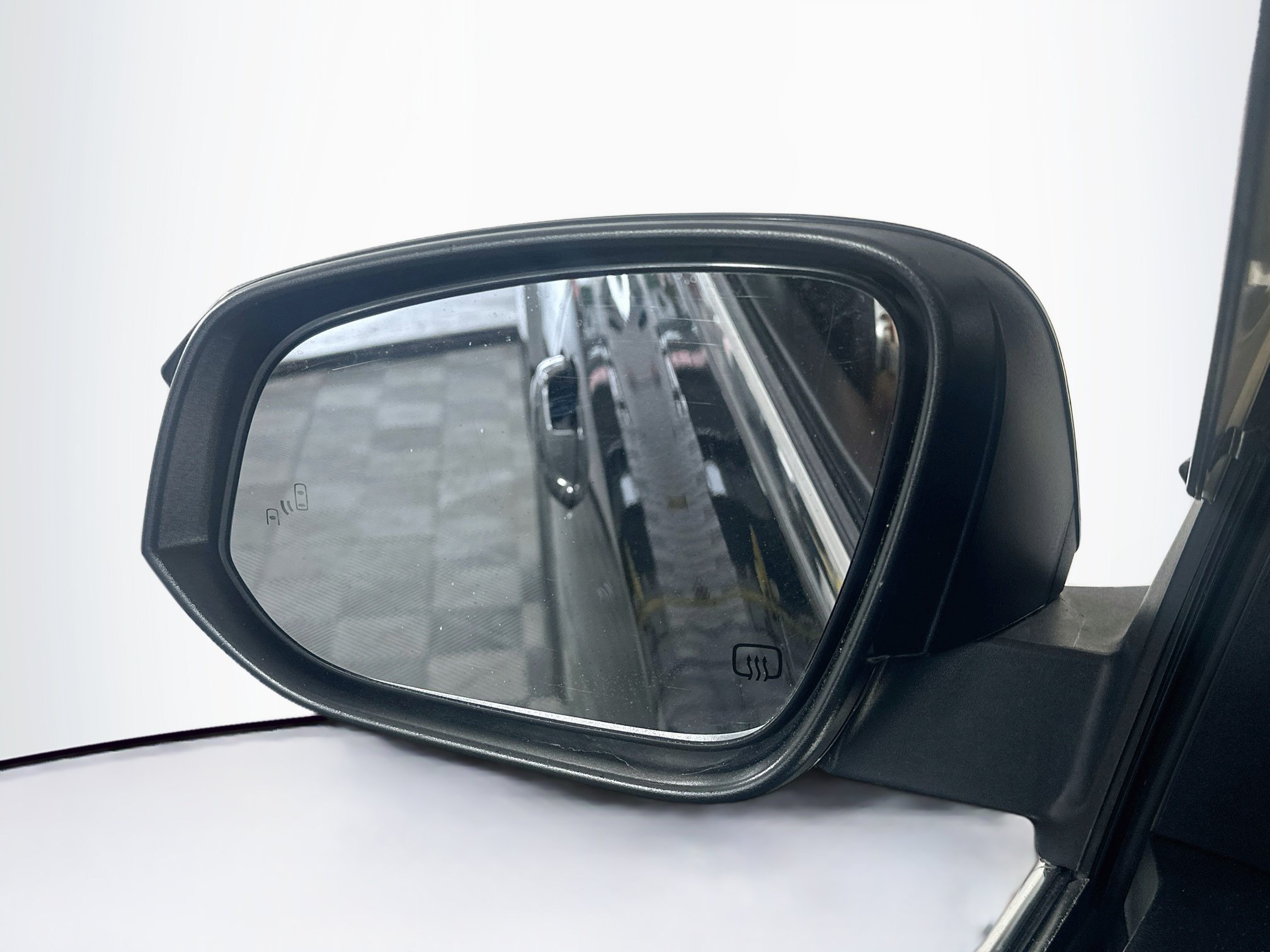 Used 2019 Toyota Highlander XLE FWD image 16