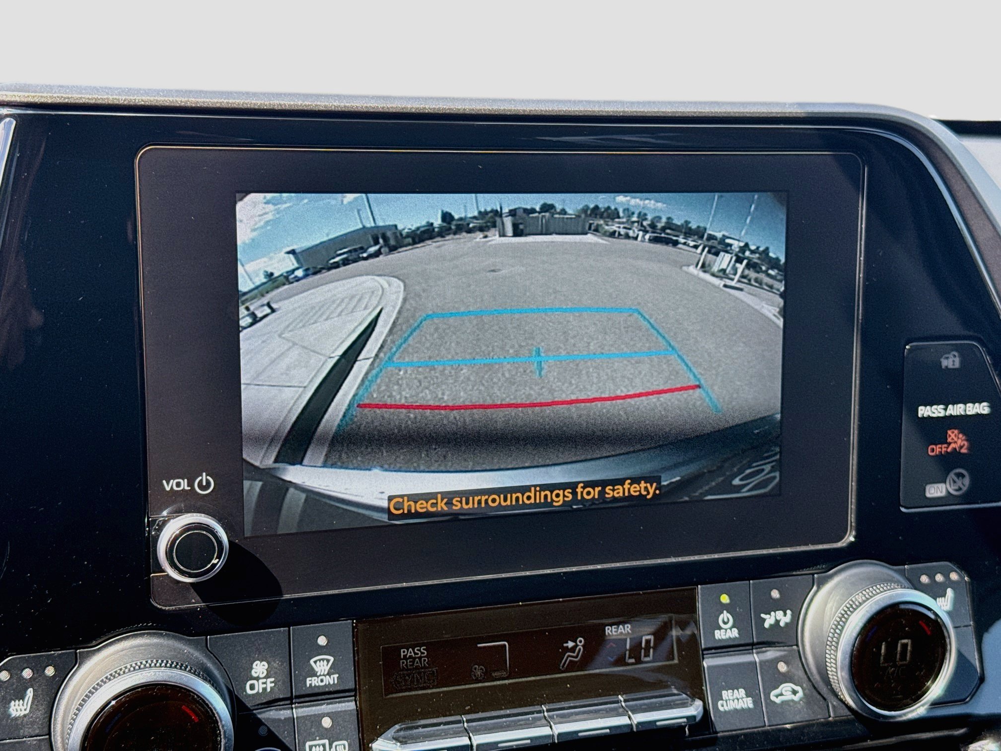 Used 2023 Toyota Highlander XLE AWD/4WD image 23