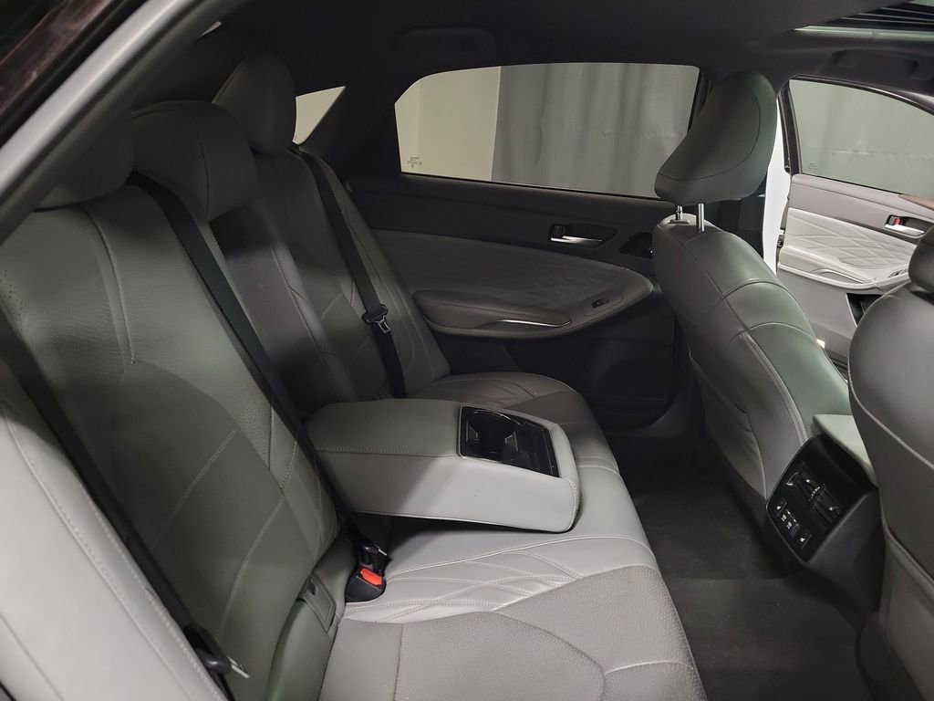 Used 2019 Toyota Avalon Limited image 22