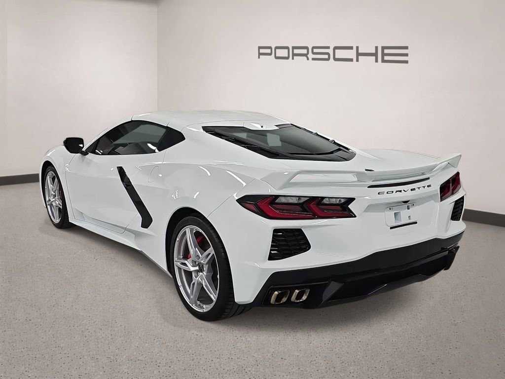 Used 2022 Chevrolet Corvette Stingray Preferred Cpe w/ Z51 Performance Package RWD image 3