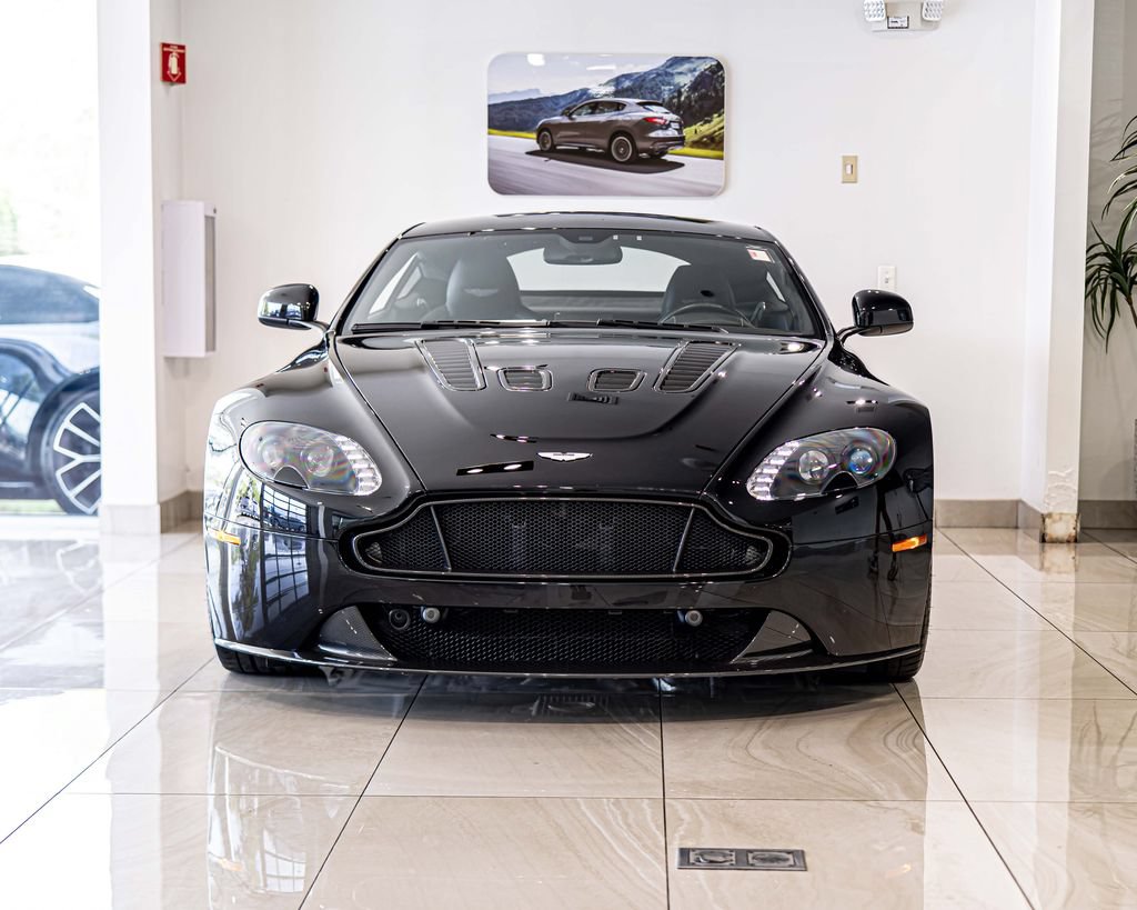Used 2017 Aston Martin V12 Vantage S RWD image 2