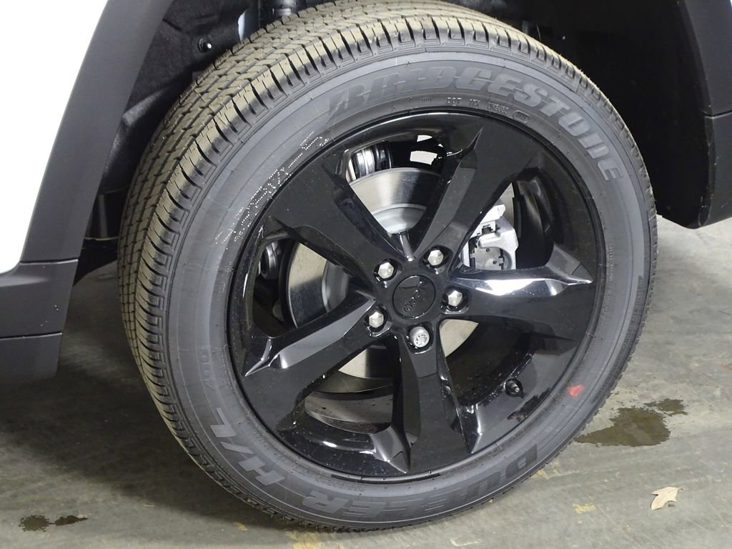 New 2025 Jeep Grand Cherokee Altitude image 42