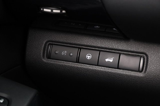 Certified 2025 Nissan Pathfinder SV w/ SV Premium Package FWD image 23