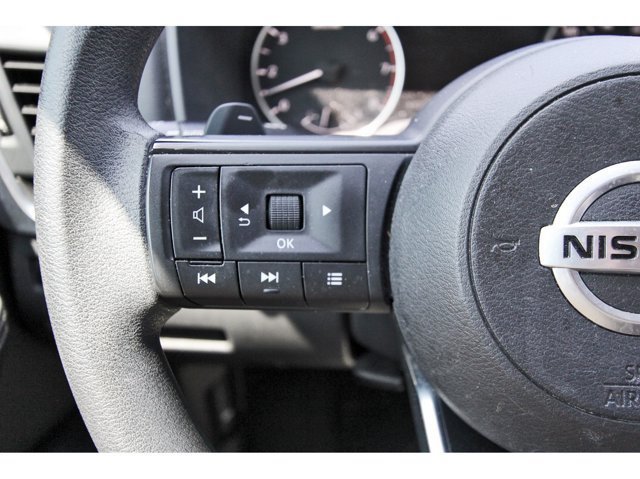 Used 2021 Nissan Rogue S FWD image 11